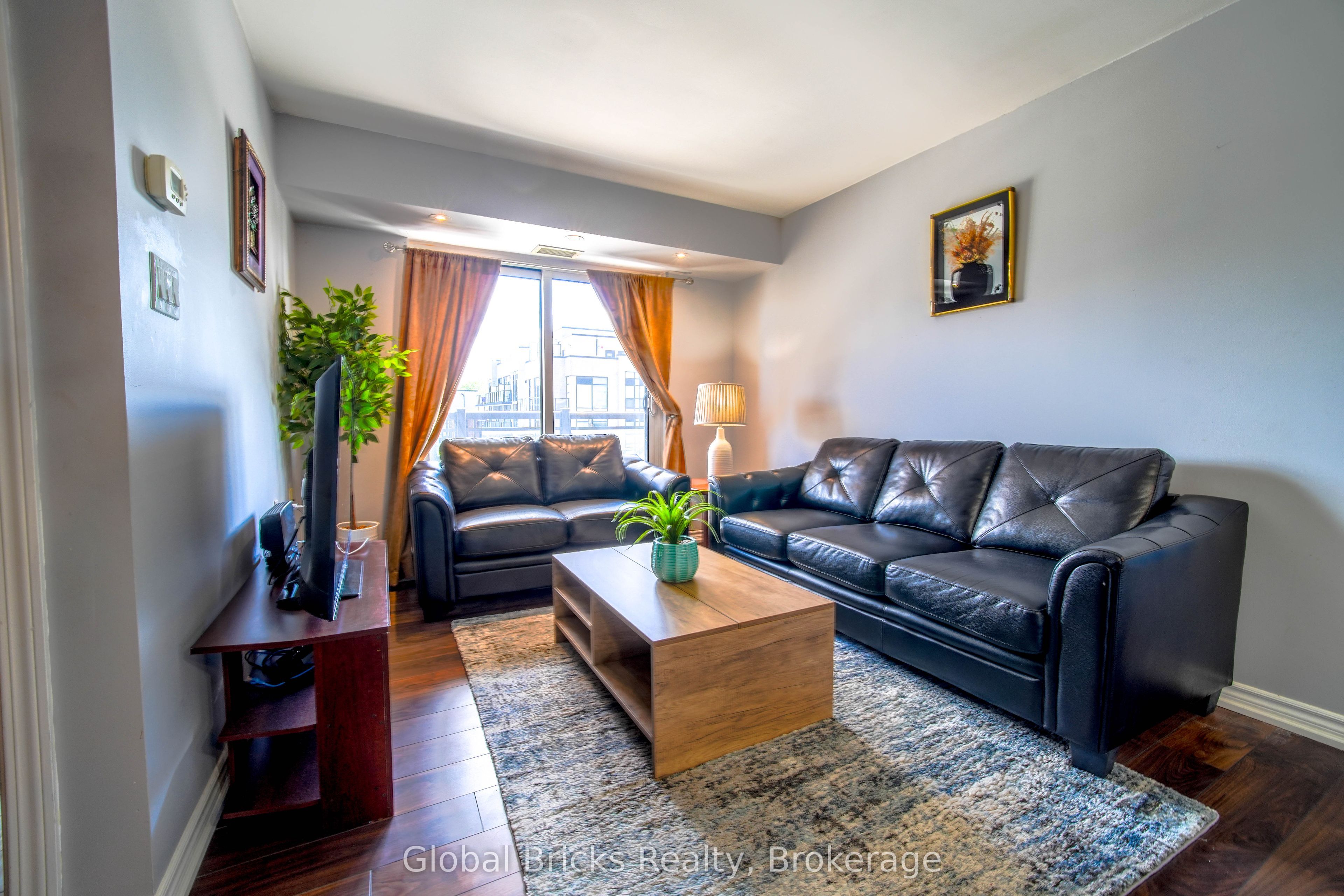 872 Sheppard Avenue W 308, Toronto, ON M3H 2T5 photo 2