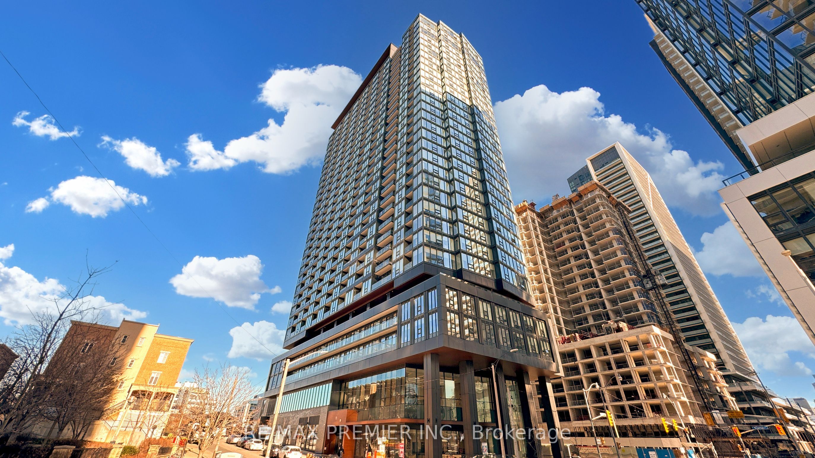 19 Western Battery Road 3203, Toronto, ON M6K 0E3