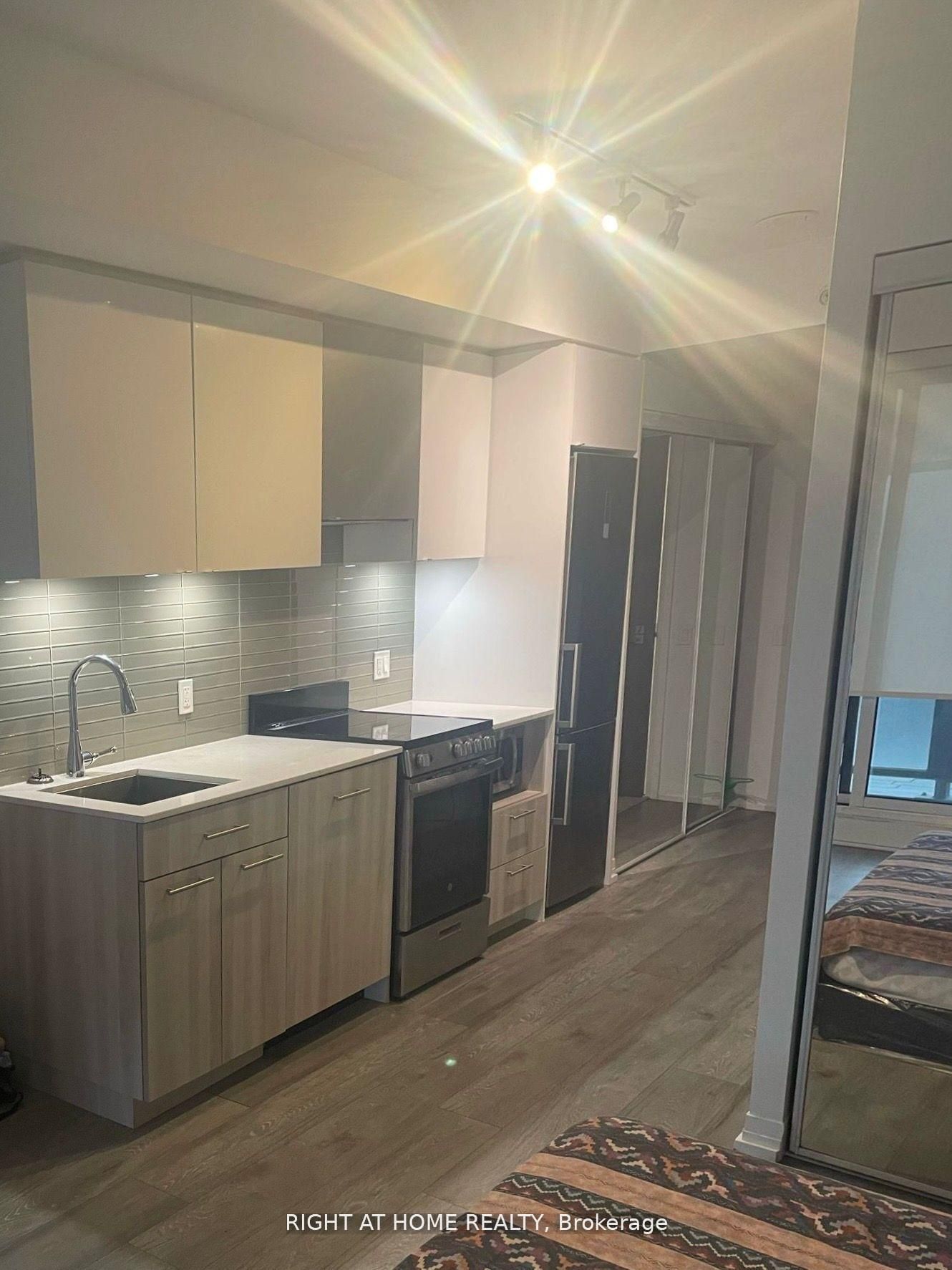 251 Jarvis Street 501, Toronto, ON M5B 0C3 photo 2