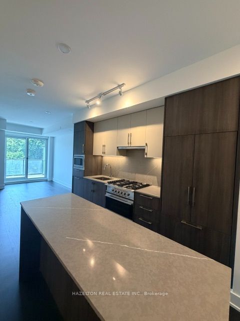 8 Manor Road W 409, Toronto, ON M4S 0E6 photo 2