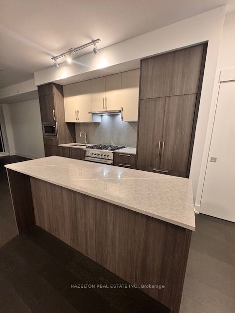 8 Manor Road W 409, Toronto, ON M4S 0E6 photo 3