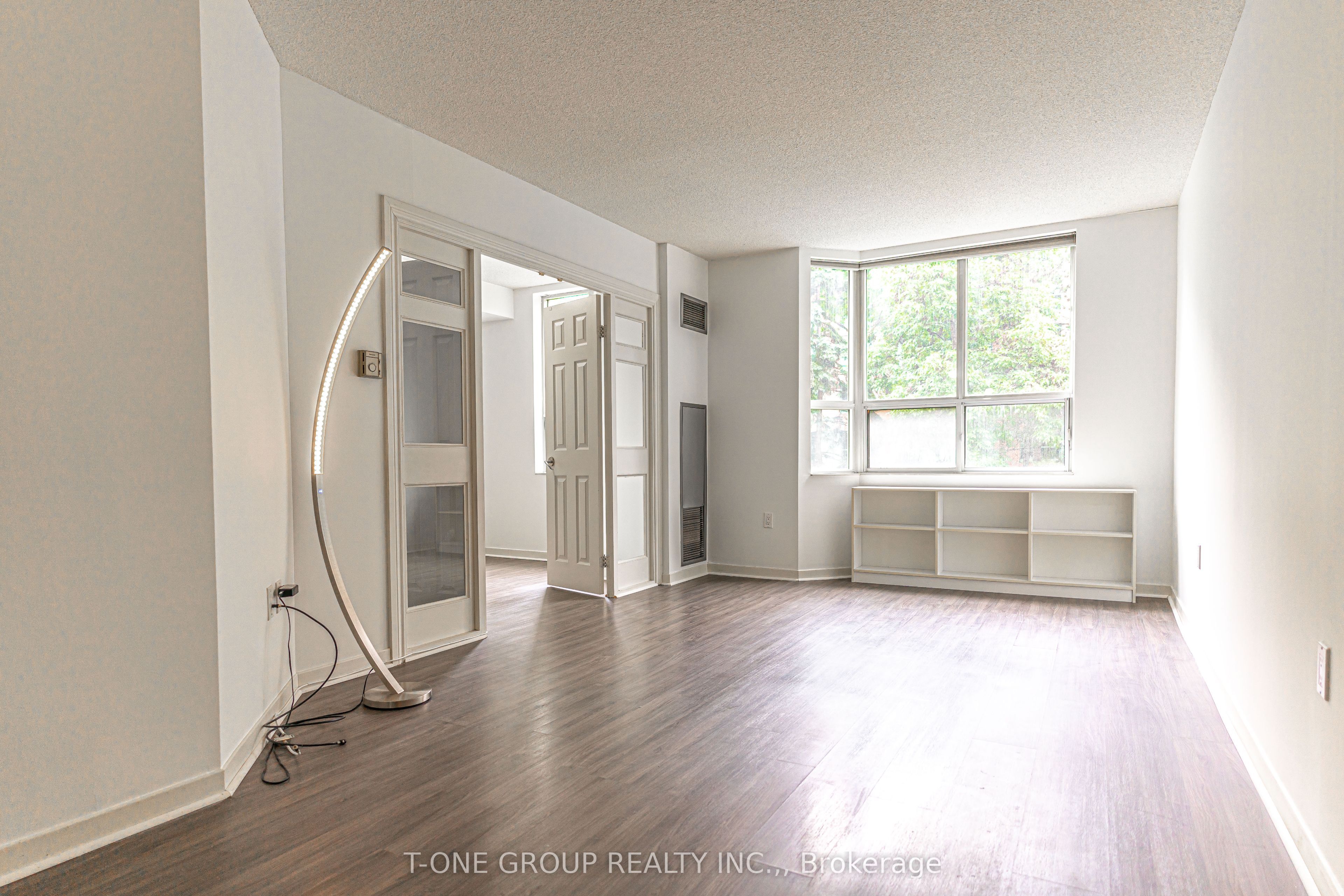 284 Bloor Street W 204, Toronto, ON M5S 3B8 photo 5