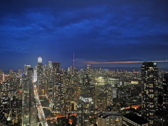 1 Bloor St N/A E 1905, Toronto, ON M4W 1A9 photo 3
