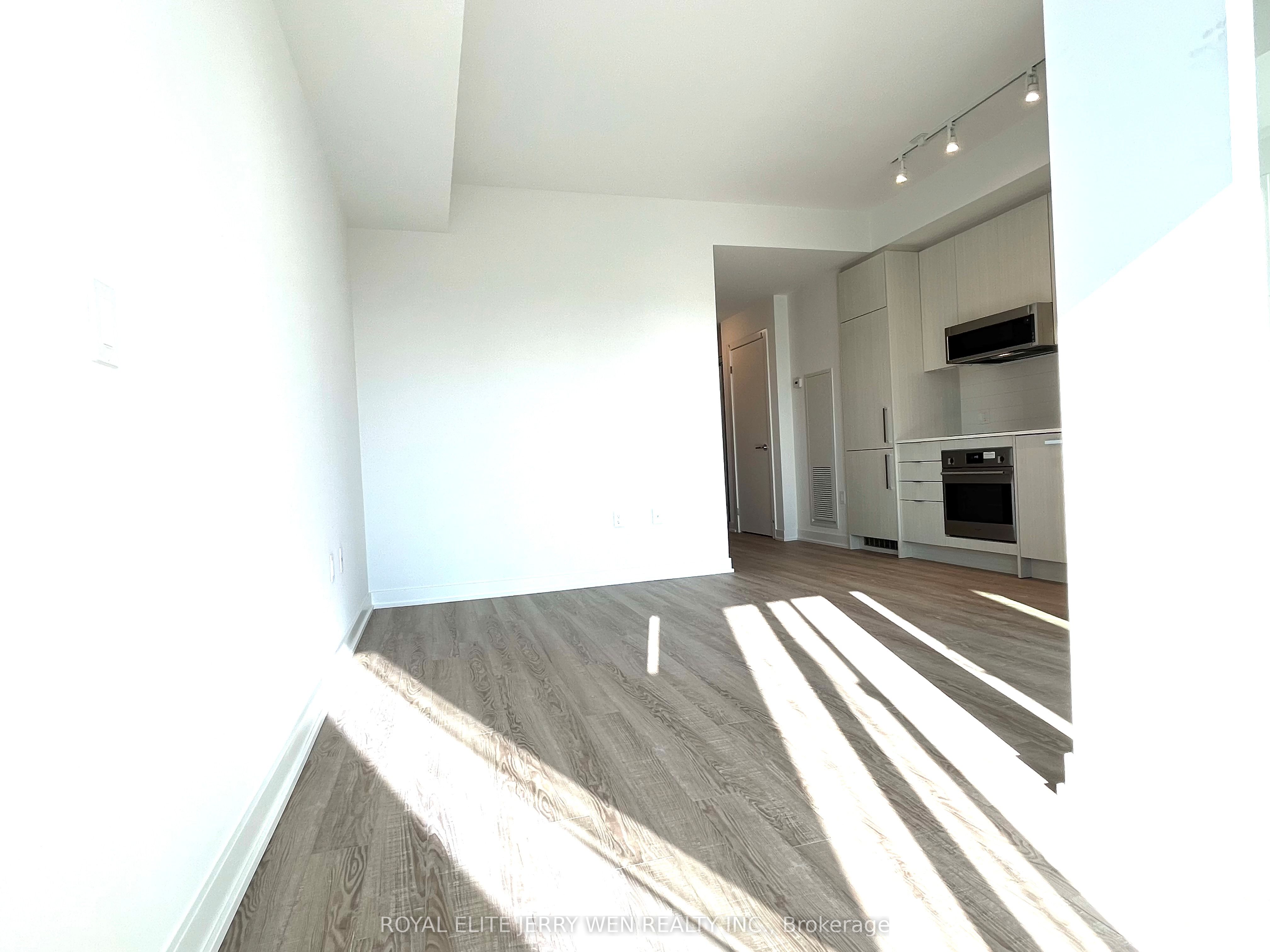 250 Lawrence Avenue W 613, Toronto, ON M5M 1B2 photo 4