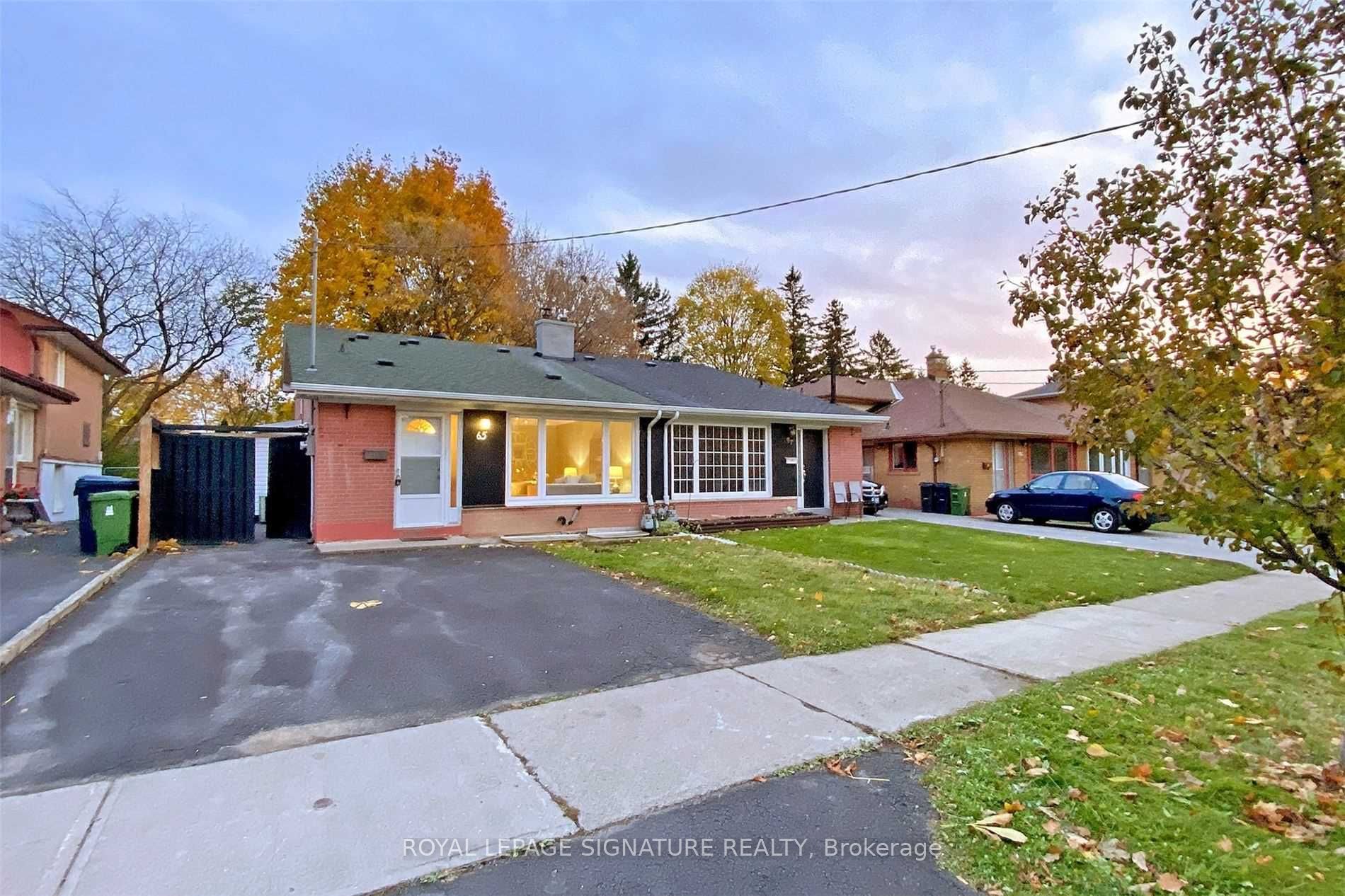 65 Holcolm Road Upper, Toronto, ON M2N 2C8