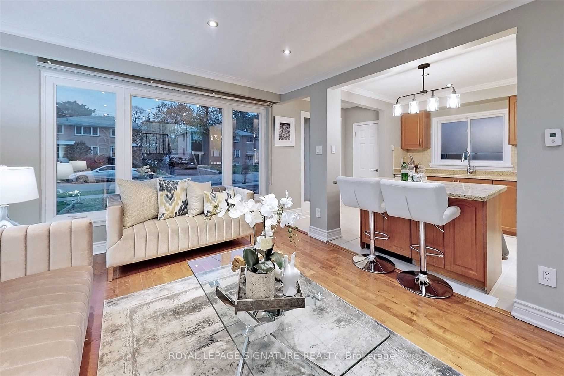 65 Holcolm Road Upper, Toronto, ON M2N 2C8 photo 3