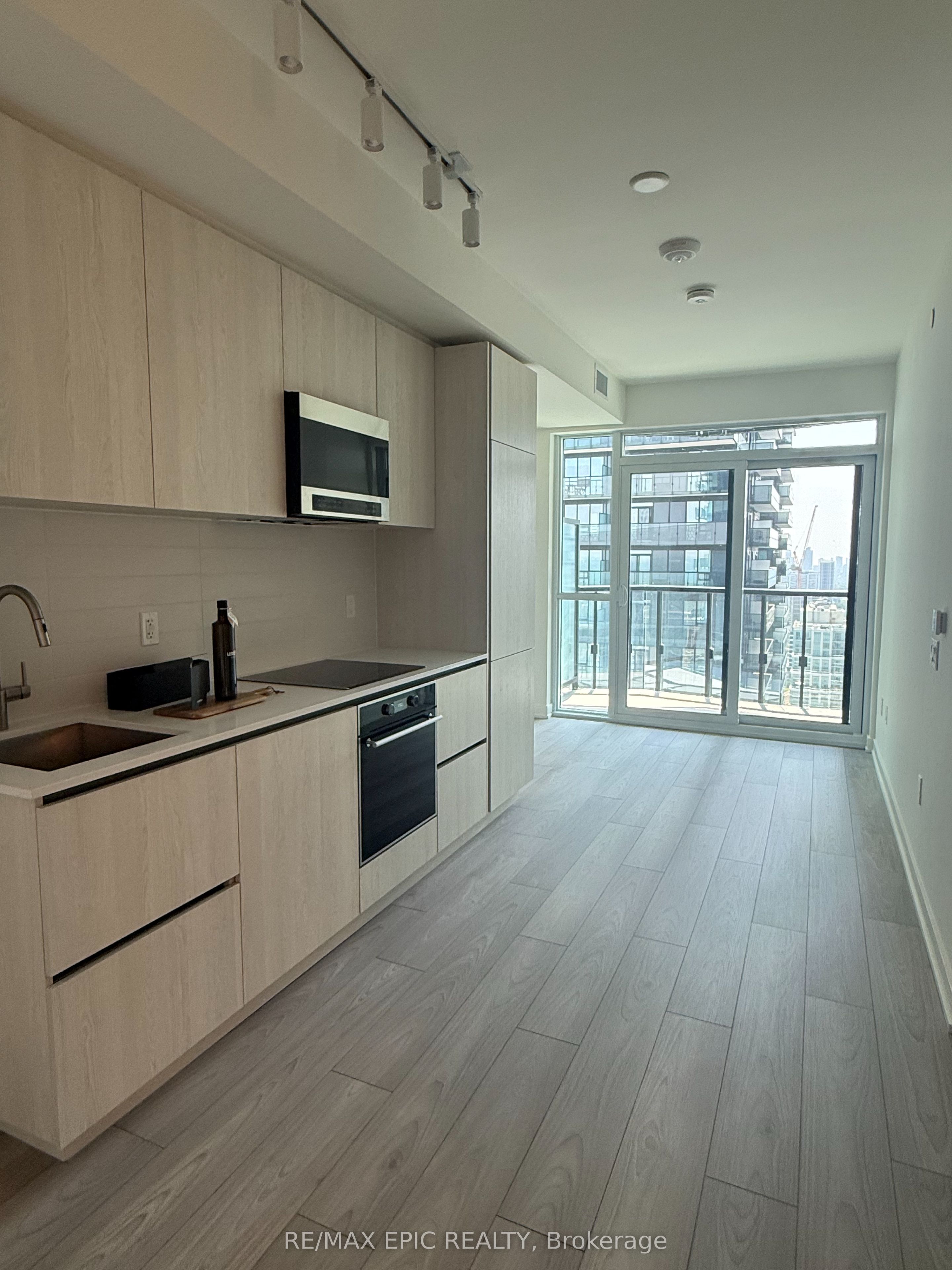 110 Broadway Avenue 2913S, Toronto, ON M4P 1V3 photo 3