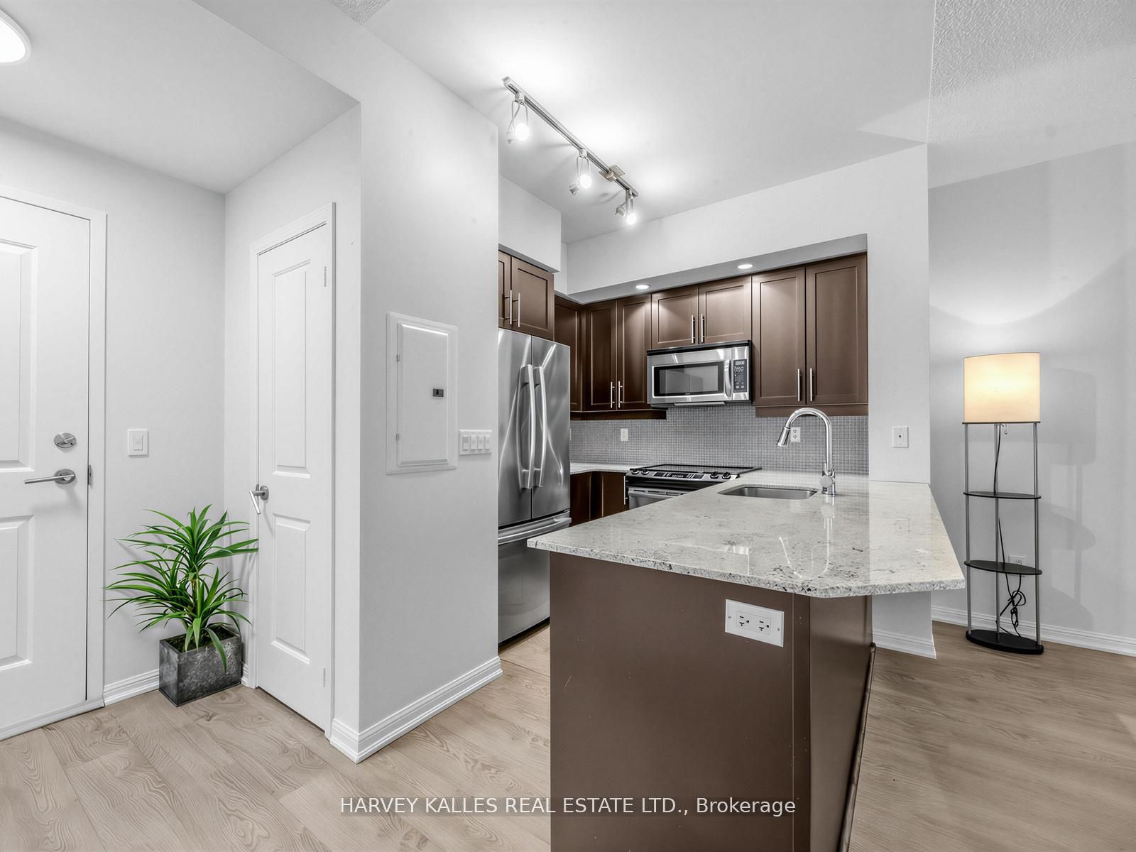 65 East Liberty Street 308, Toronto, ON M6K 3R2 photo 5