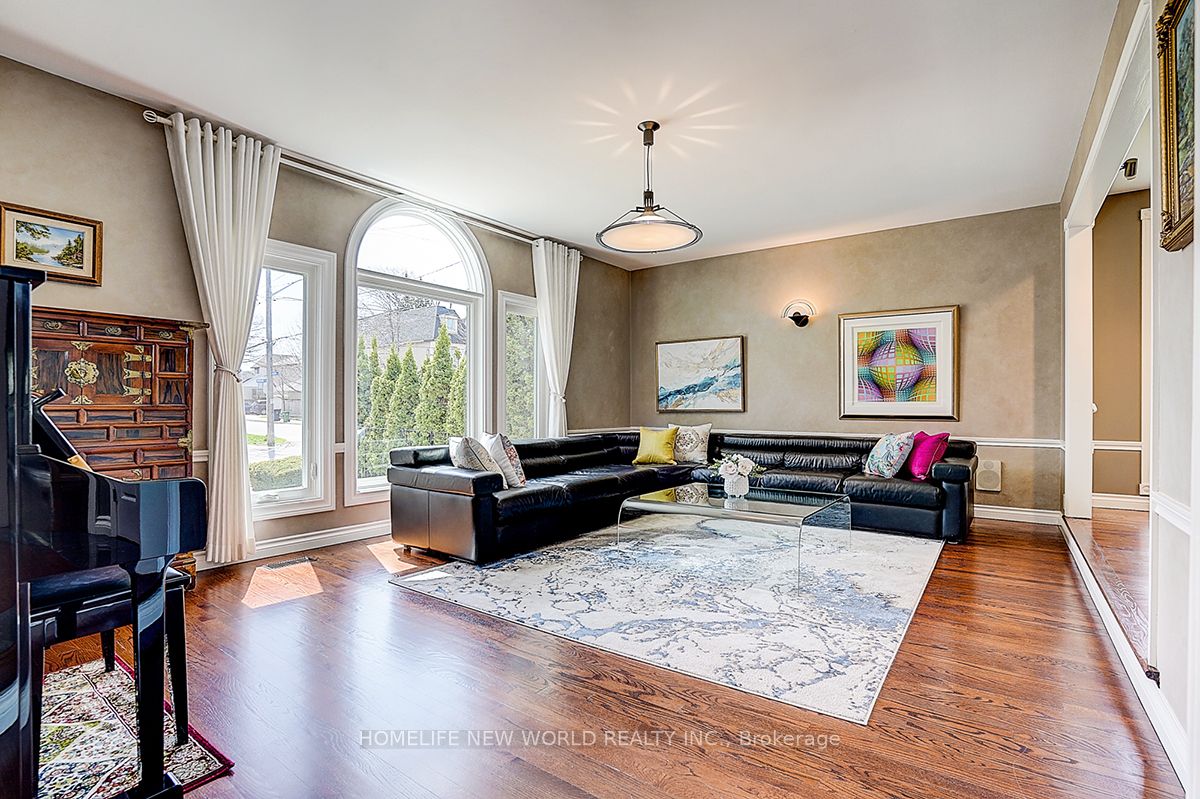 594 Woburn Avenue S, Toronto, ON M5M 1L9 photo 5