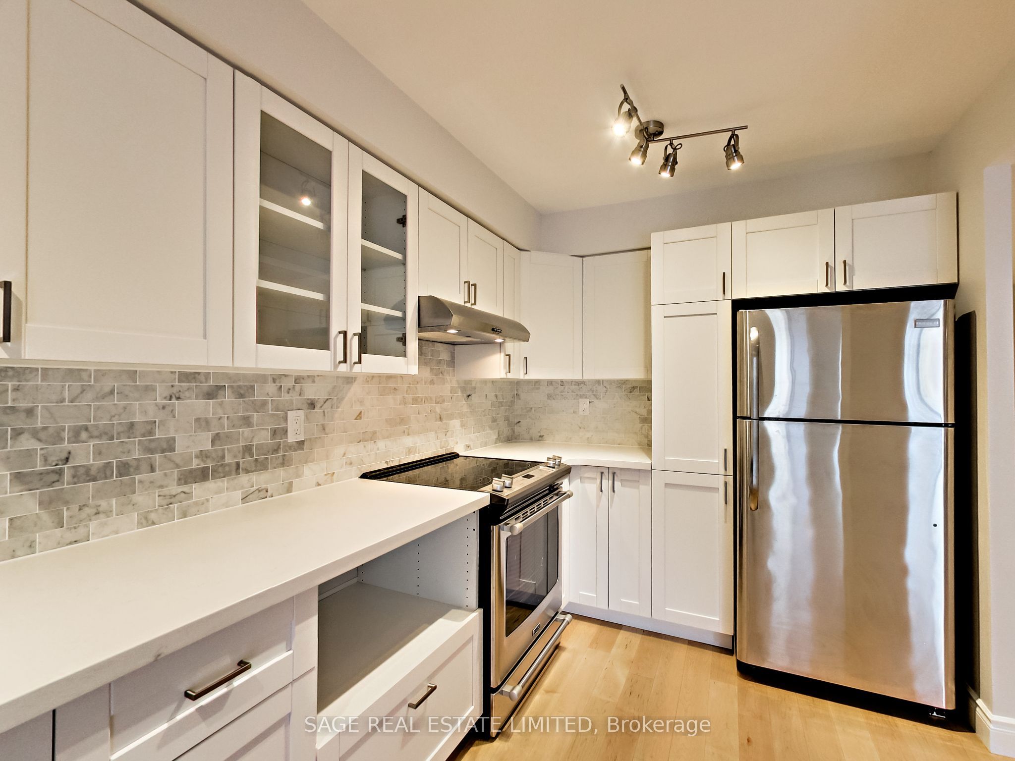 24 Wellesley Street W 714, Toronto, ON M4Y 2X6 photo 4