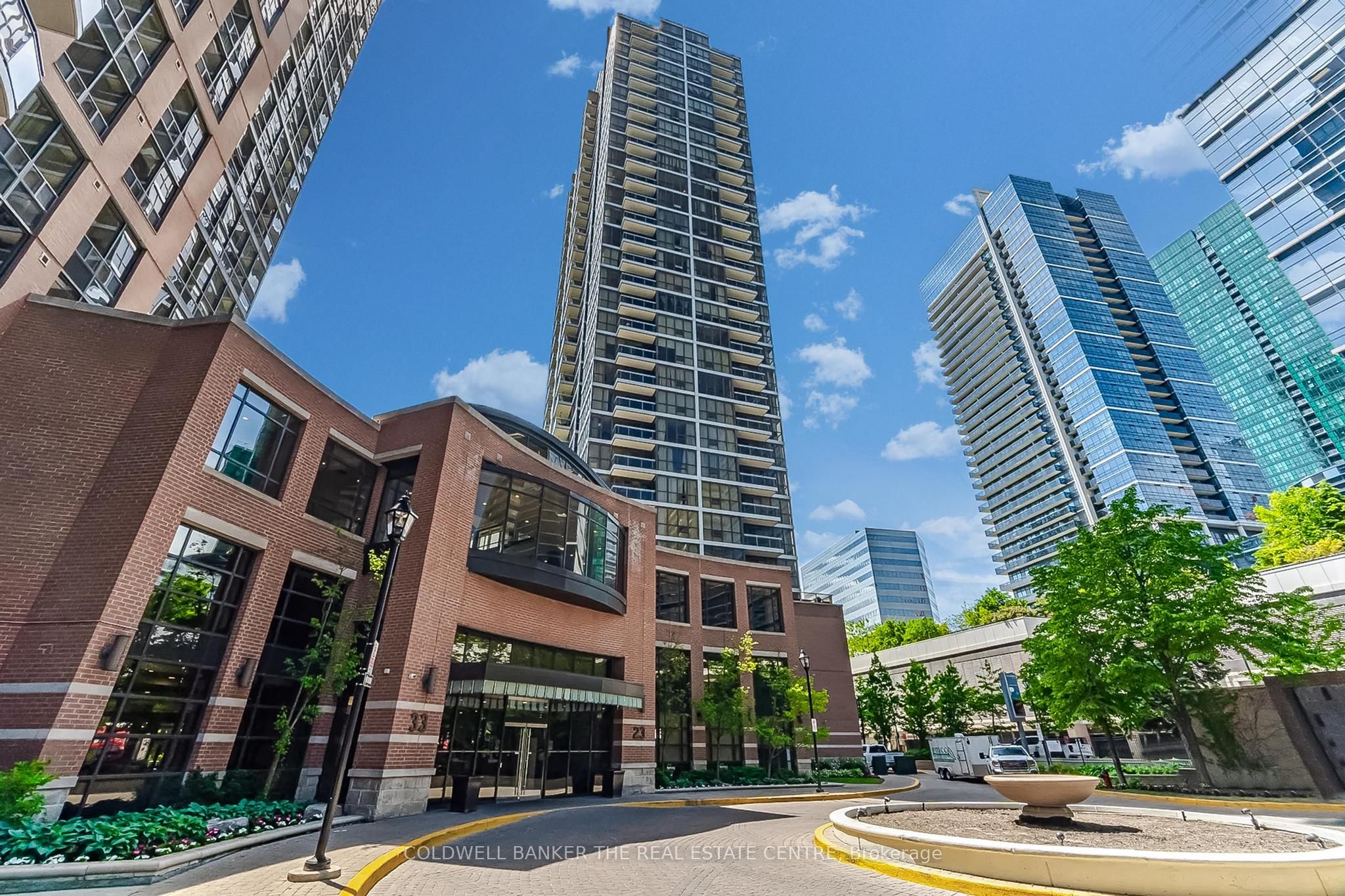 23 Sheppard Avenue E 912, Toronto, ON M2N 0C8 photo 2