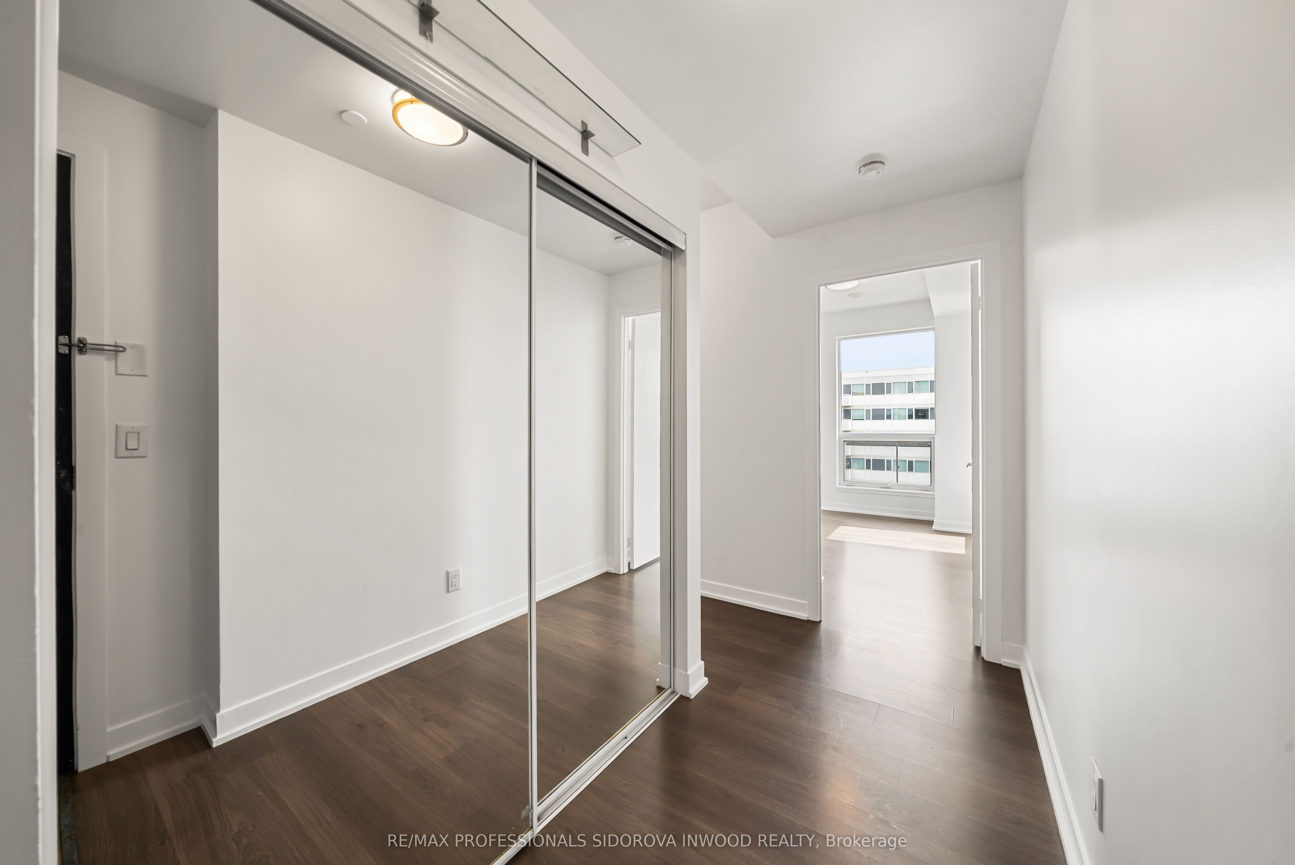 225 Sackville Street 703, Toronto, ON M5A 0B9 photo 5