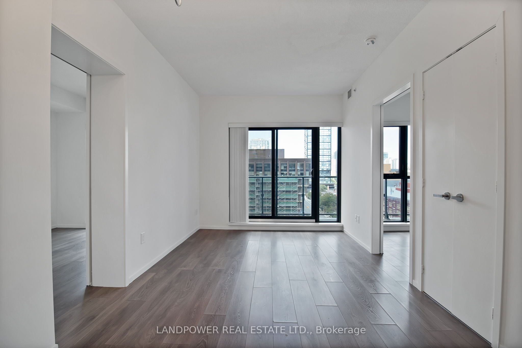 159 Dundas Street E 1107, Toronto, ON M5B 0A9 photo 2