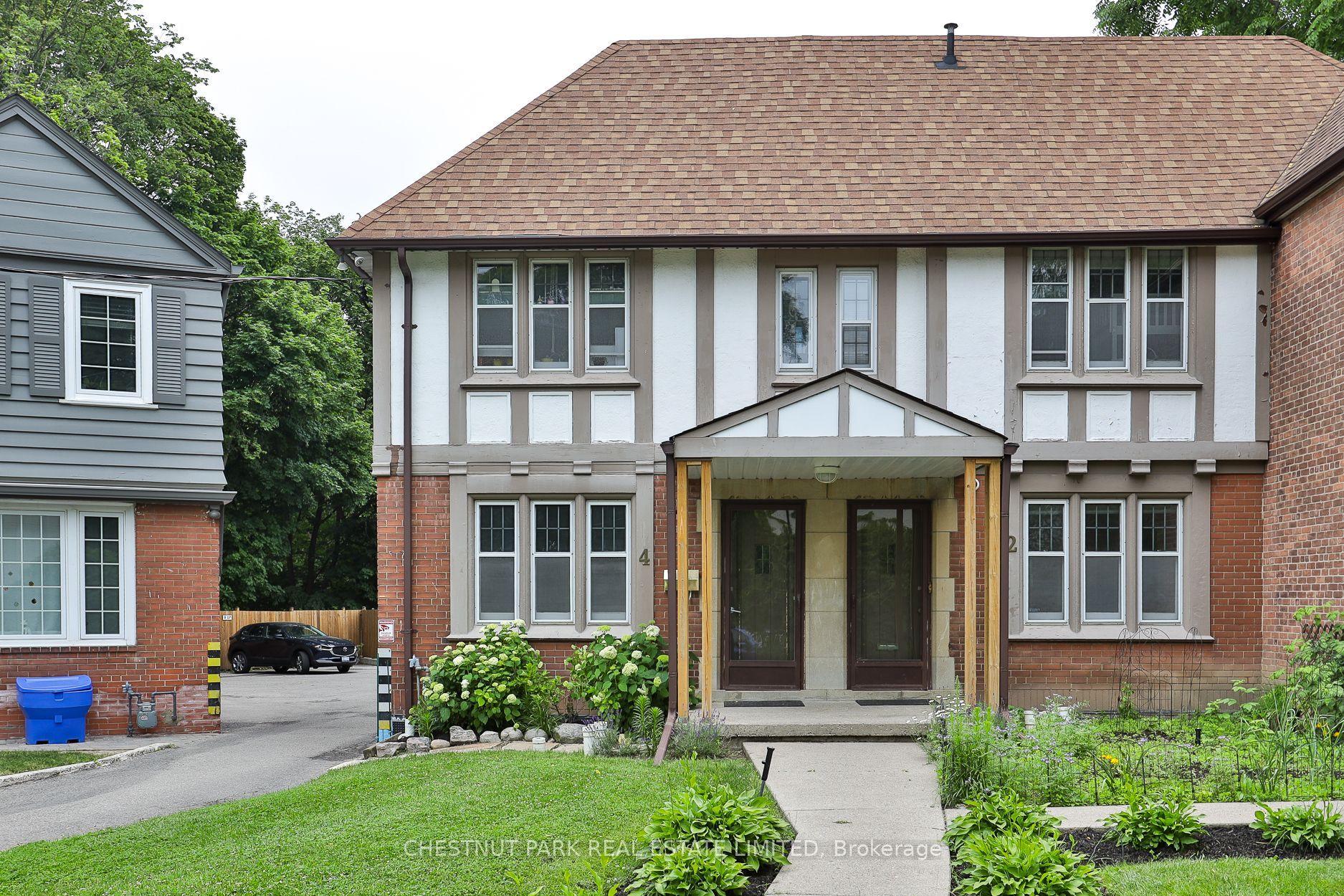 4 Oriole Crescent Main, Toronto, ON M5P 1L5 photo 3