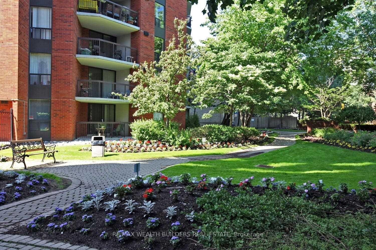 77 Maitland Place 207, Toronto, ON M4Y 2V6 photo 3