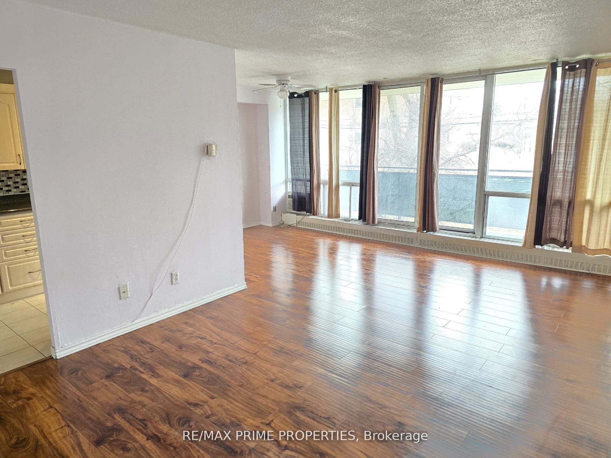 10 Sunrise Avenue #214, Toronto, ON M4A 2R1 photo 5