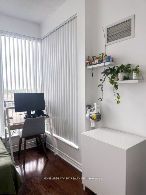 18 Holmes Avenue 501, Toronto, ON M2N 4L9 photo 5