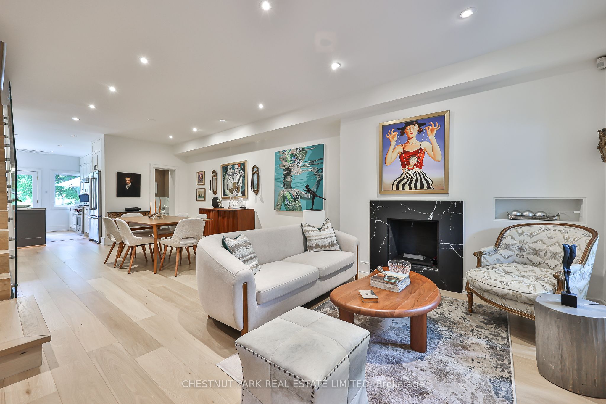 92 Balmoral Avenue, Toronto, ON M4V 1J4 photo 3