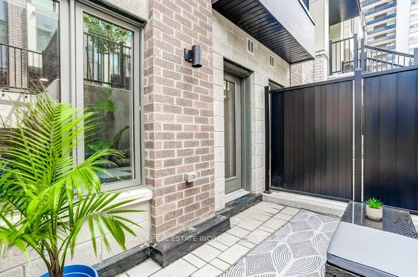 39 Farmstead Road 123, Toronto, ON M2L 2X2 photo 2