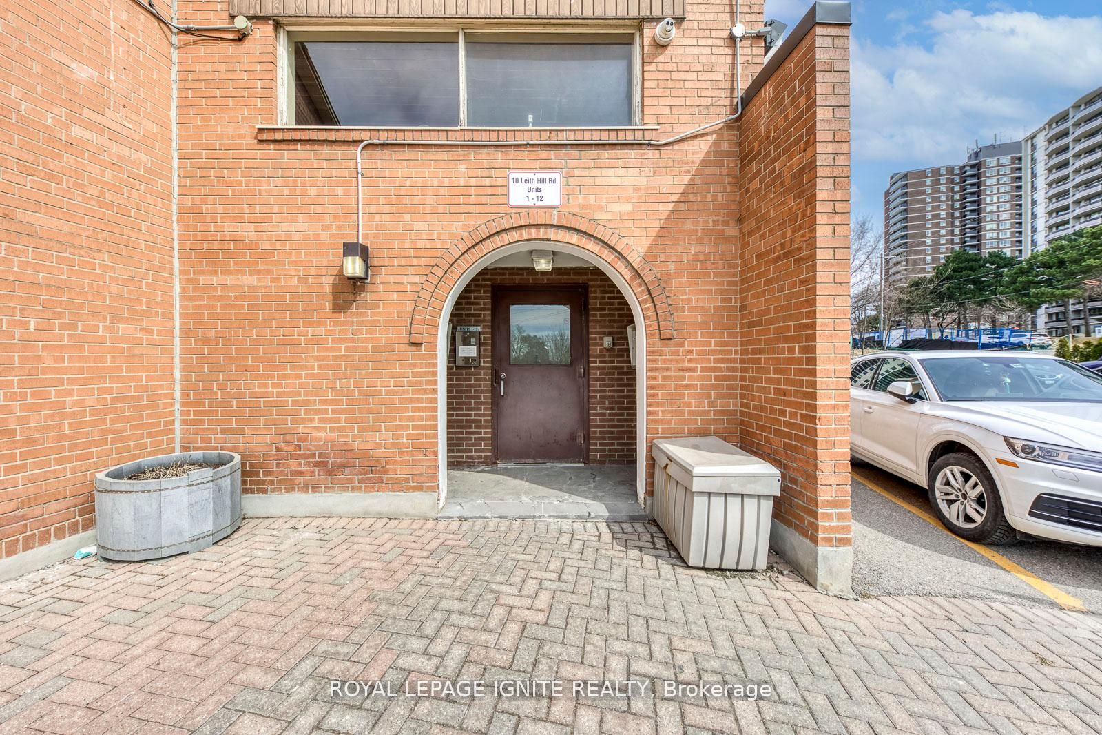 10 Leith Hill Road 4, Toronto, ON M2J 1Z2