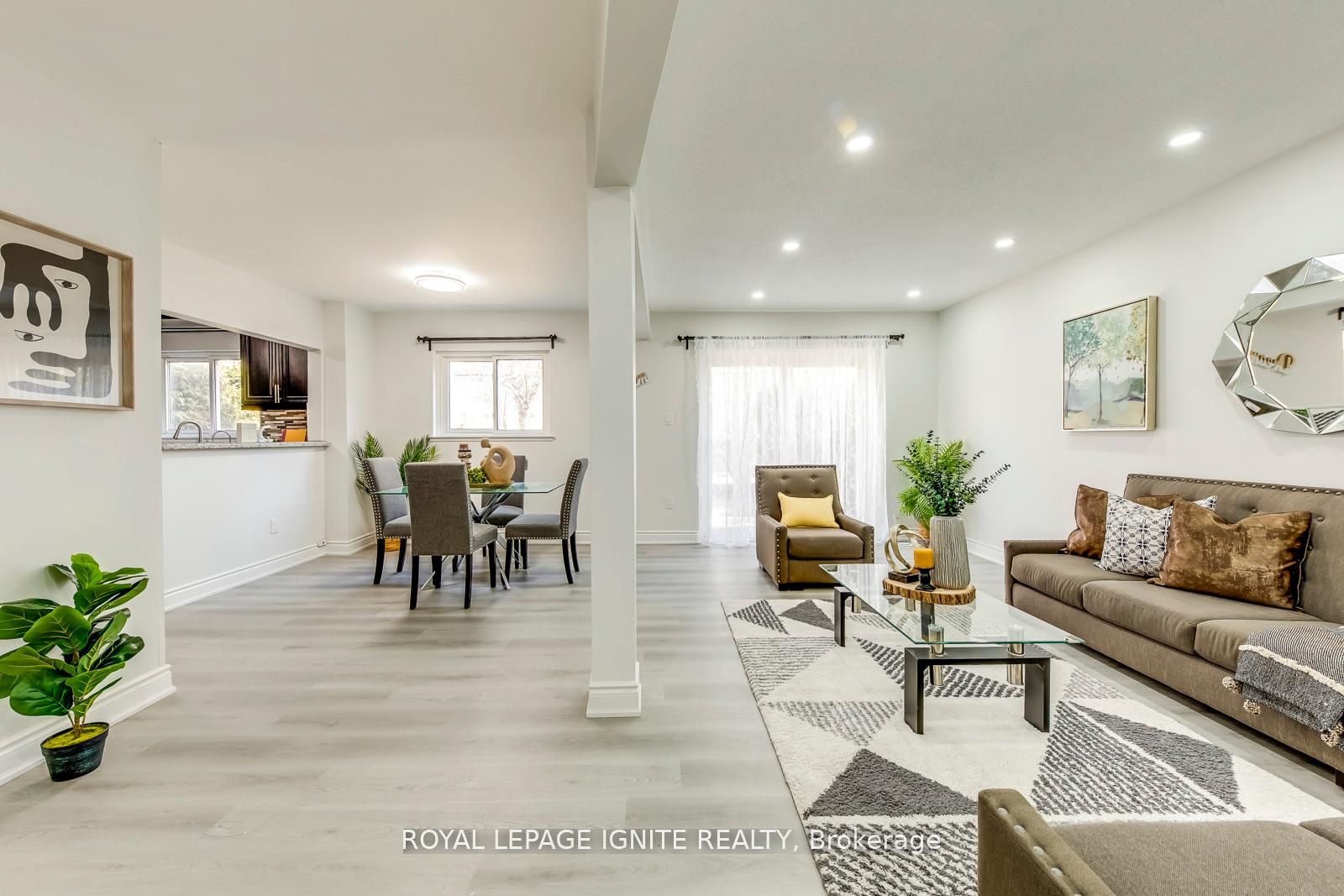 10 Leith Hill Road 4, Toronto, ON M2J 1Z2 photo 2