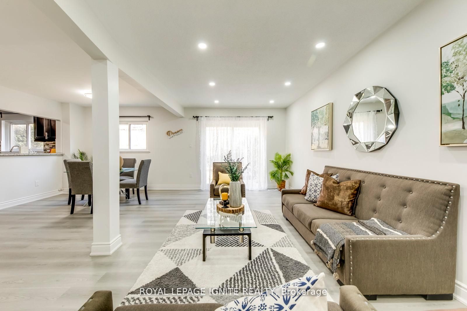 10 Leith Hill Road 4, Toronto, ON M2J 1Z2 photo 3