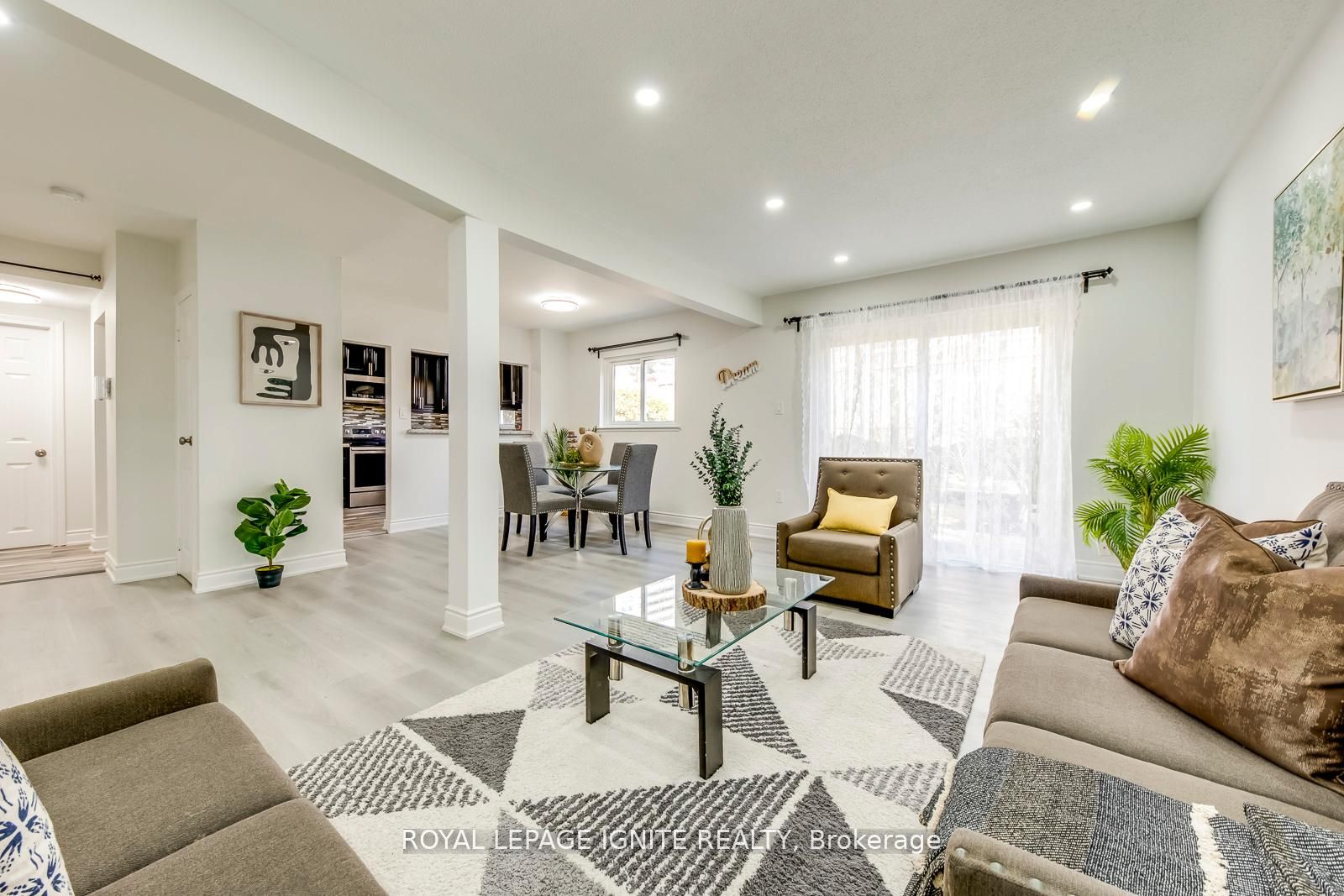 10 Leith Hill Road 4, Toronto, ON M2J 1Z2 photo 4
