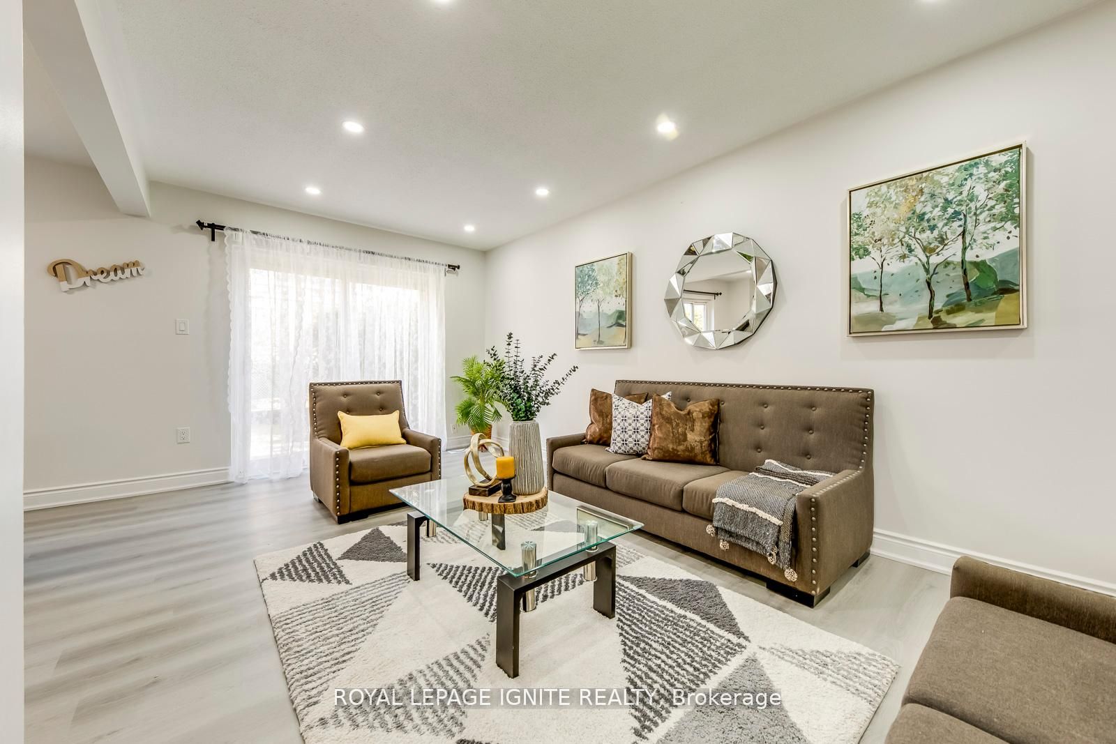 10 Leith Hill Road 4, Toronto, ON M2J 1Z2 photo 5