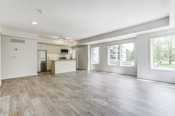 31 Farmstead Road 146, Toronto, ON M2L 2X2