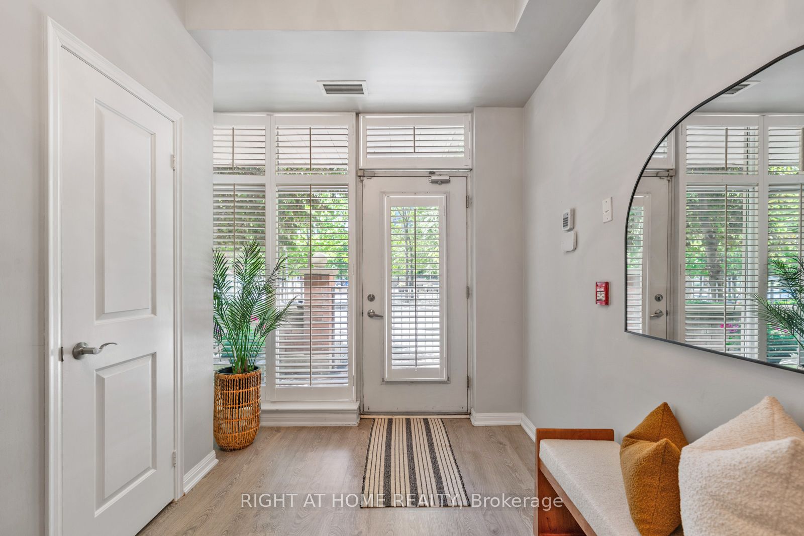 9 Bastion Street, Toronto, ON M5V 1A4 photo 2