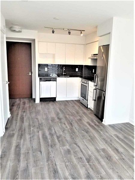 120 Varna Drive 525, Toronto, ON M6A 0B3 photo 5