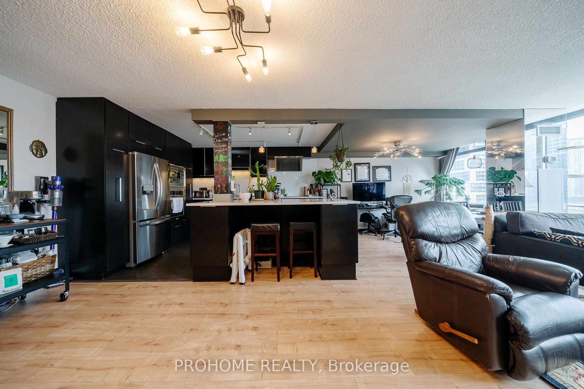 45 Carlton Street 1901, Toronto, ON M5B 2H9