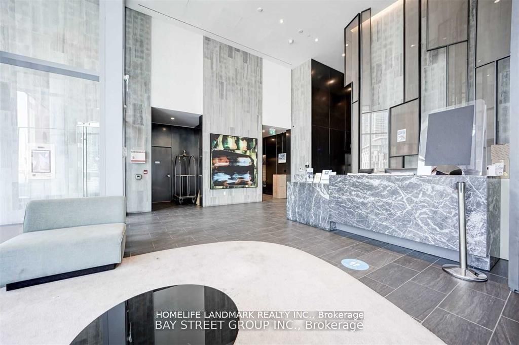 27 BATHURST Street 1113, Toronto, ON M5V 2P1 photo 2