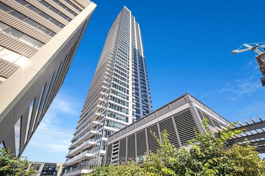 395 Bloor Street E 4711, Toronto, ON M4W 0B4 photo 2