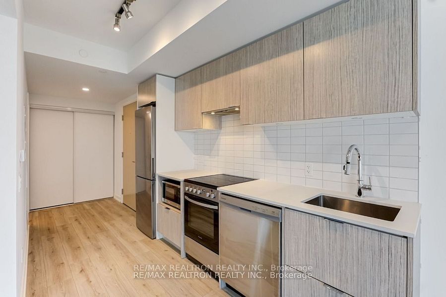395 Bloor Street E 4711, Toronto, ON M4W 0B4 photo 5