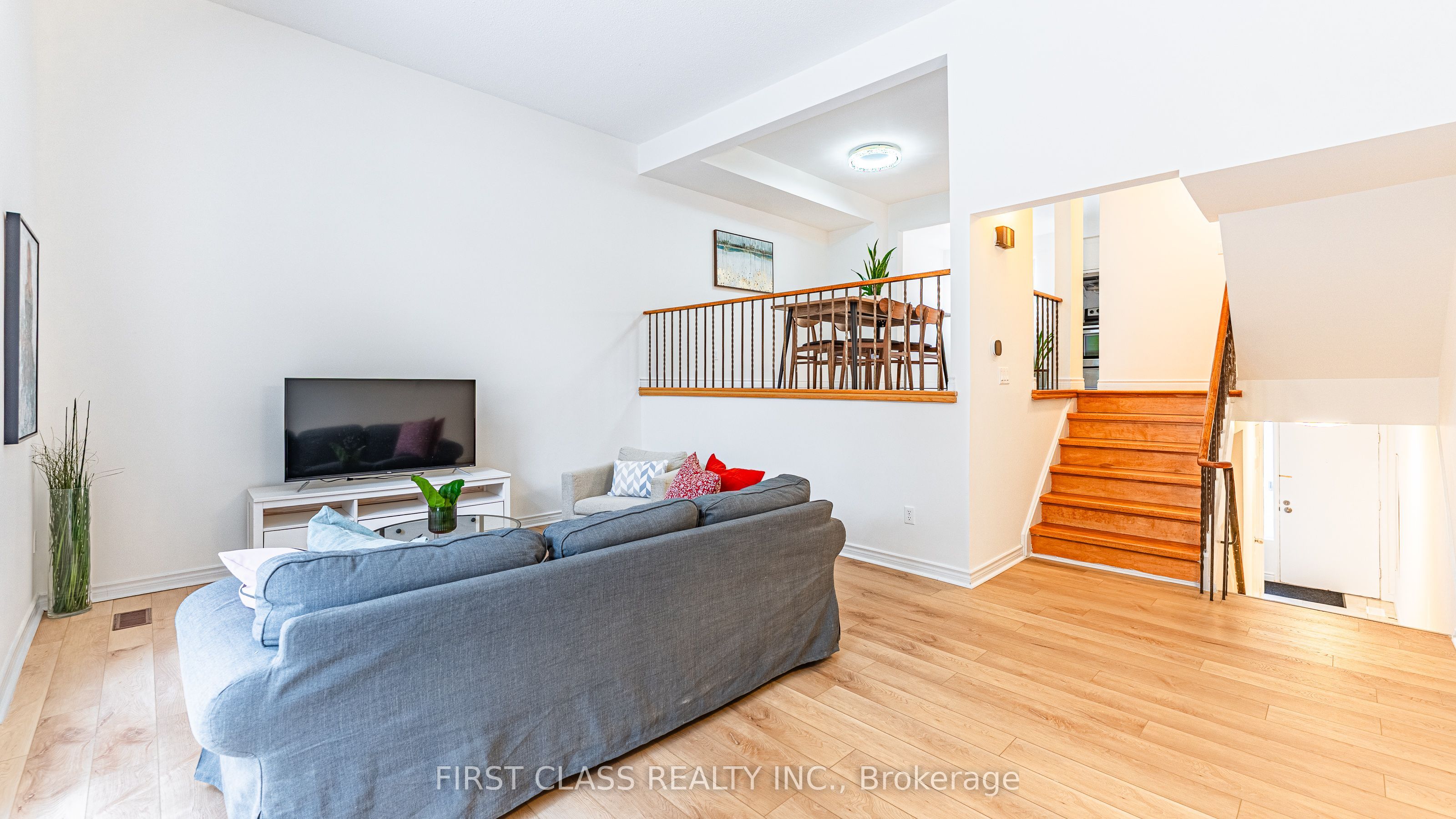 102 Jenny Wrenway Way, Toronto, ON M2H 2Z2 photo 4