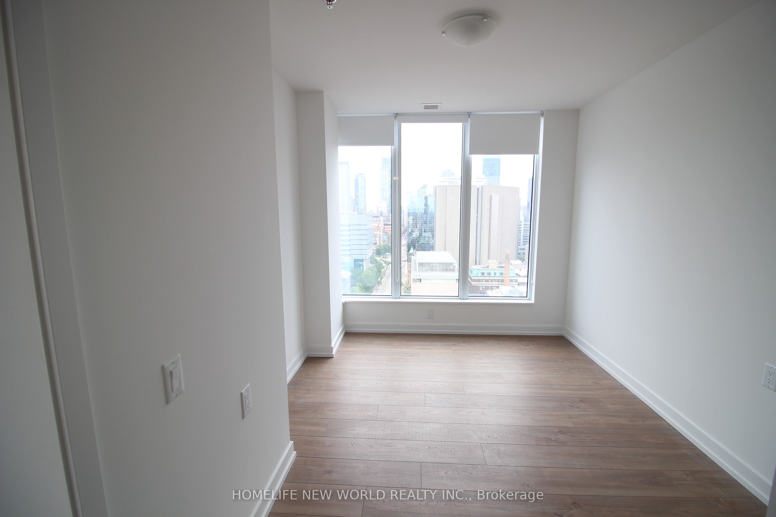 203 College Street 1906, Toronto, ON M5T 1P9 photo 4