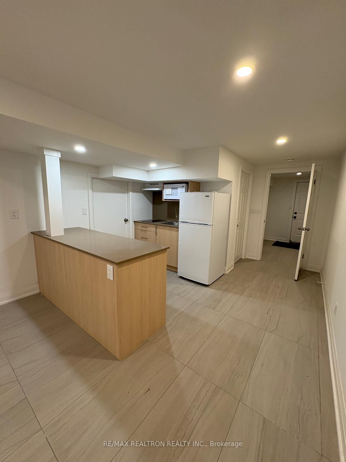 24 Fenelon Drive Basement, Toronto, ON M3A 3K3 photo 4