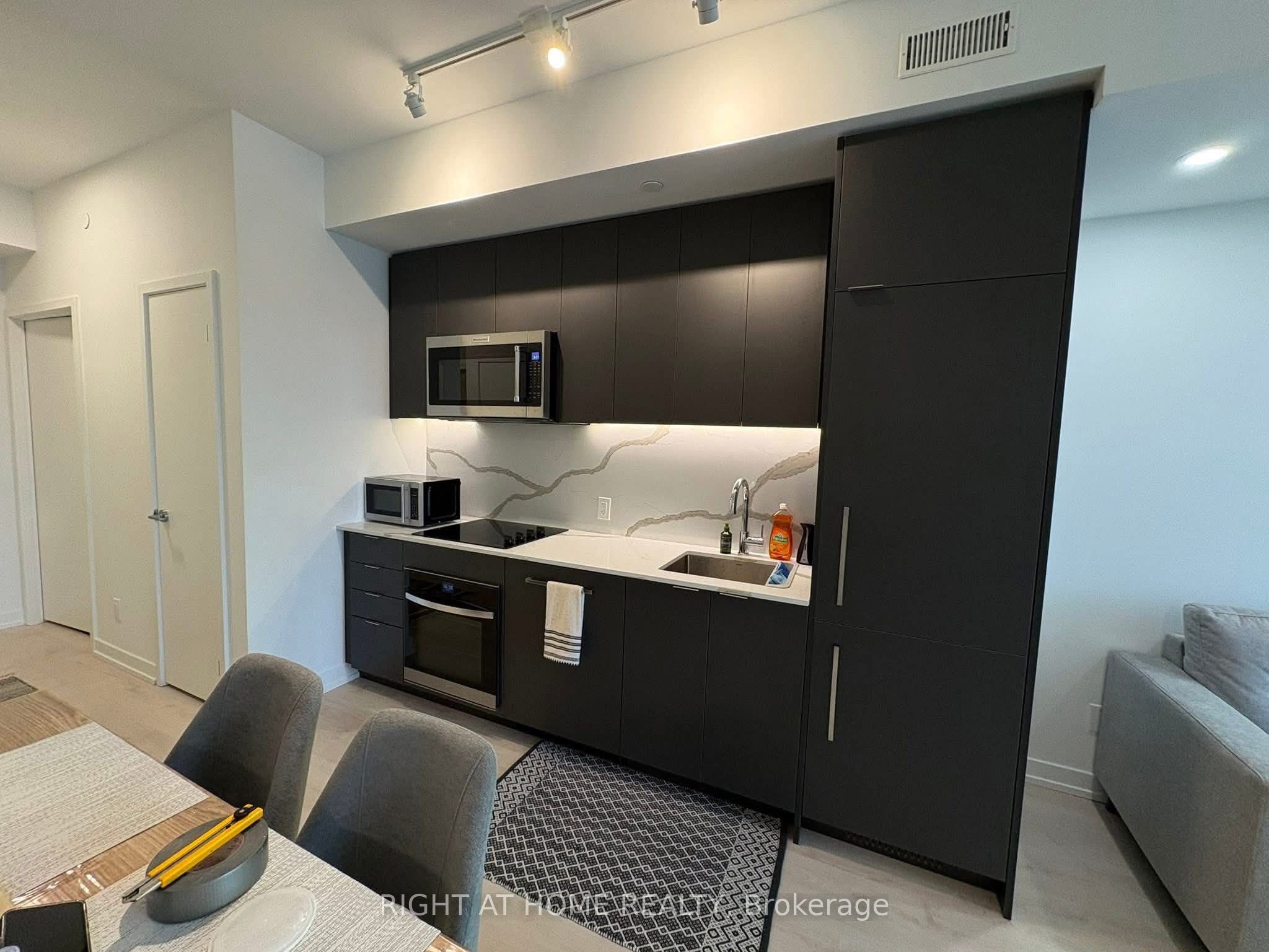 181 Sheppard Avenue E 604, Toronto, ON M2N 3A6 photo 3