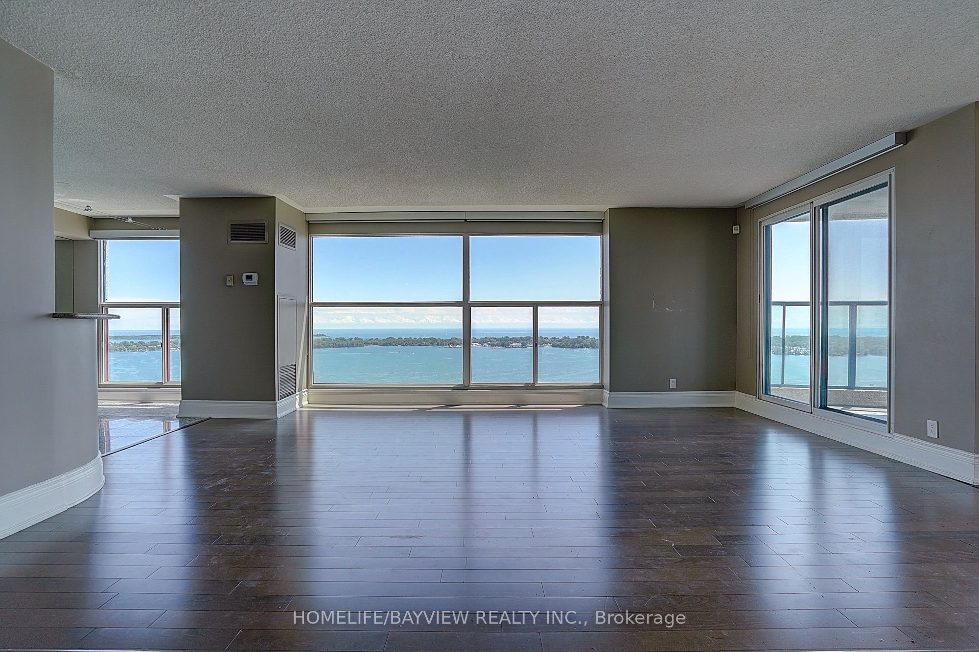 99 Harbour Square 3108, Toronto, ON M5J 2H2 photo 3
