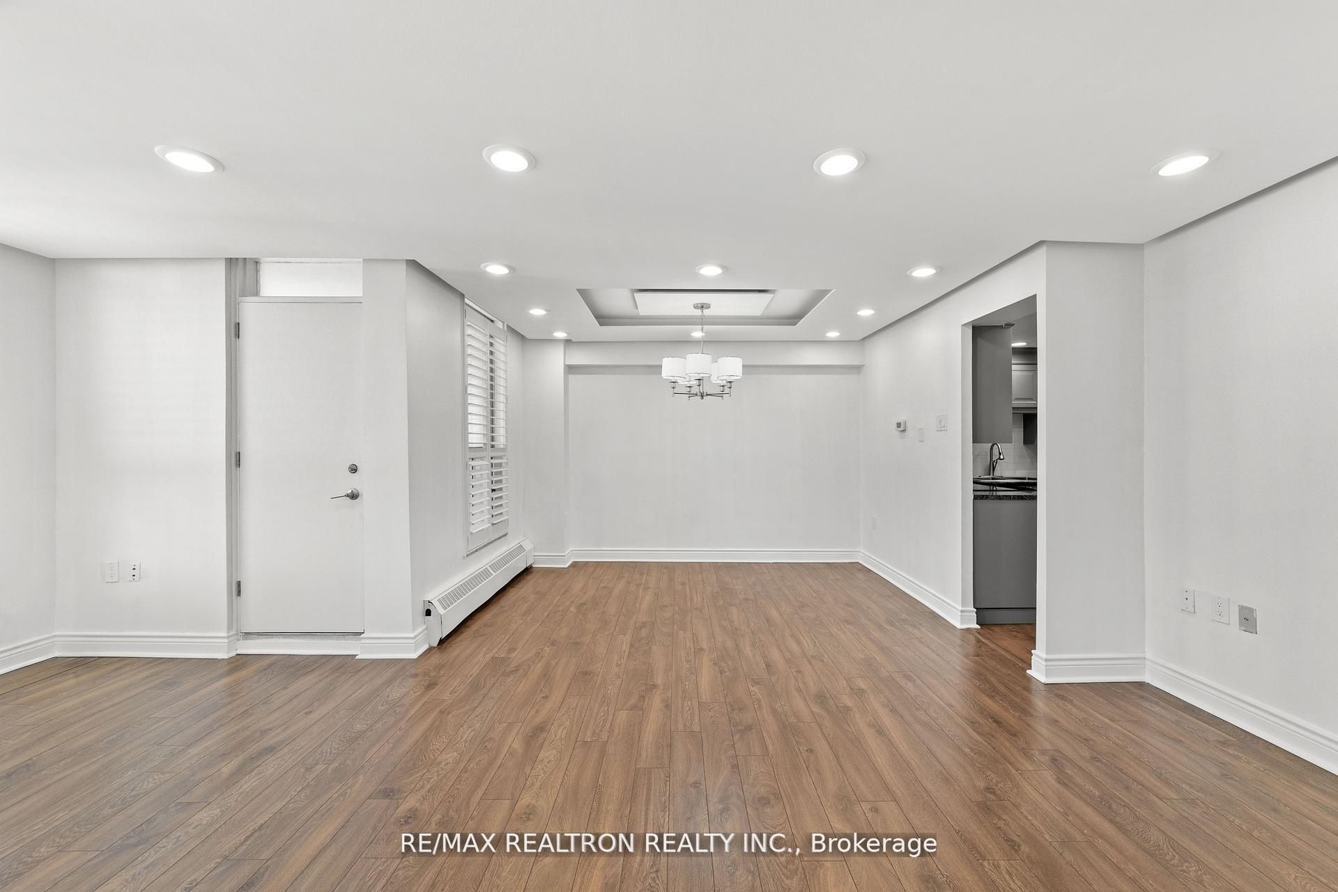 130 Neptune Drive 702, Toronto, ON M6A 1X5 photo 2