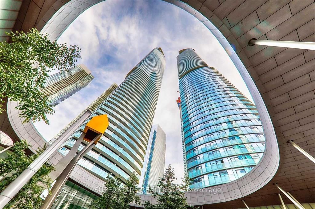 14 York Street 6701, Toronto, ON M5J 2Z2