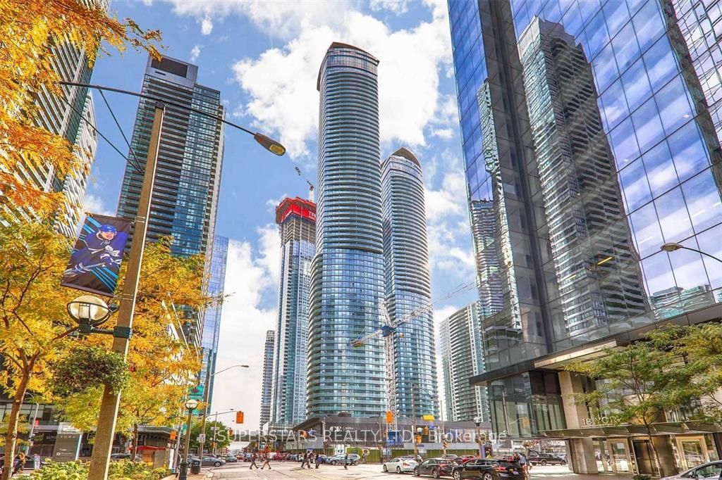 14 York Street 6701, Toronto, ON M5J 2Z2 photo 2