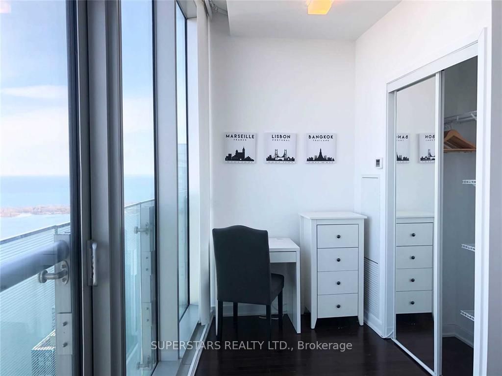 14 York Street 6701, Toronto, ON M5J 2Z2 photo 5