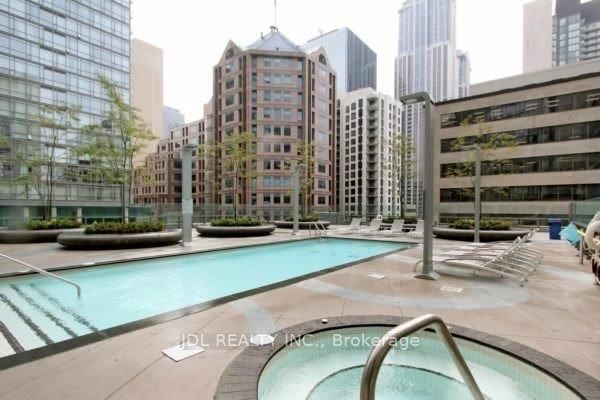 832 Bay St Street 1605, Toronto, ON M5S 1Z6 photo 2
