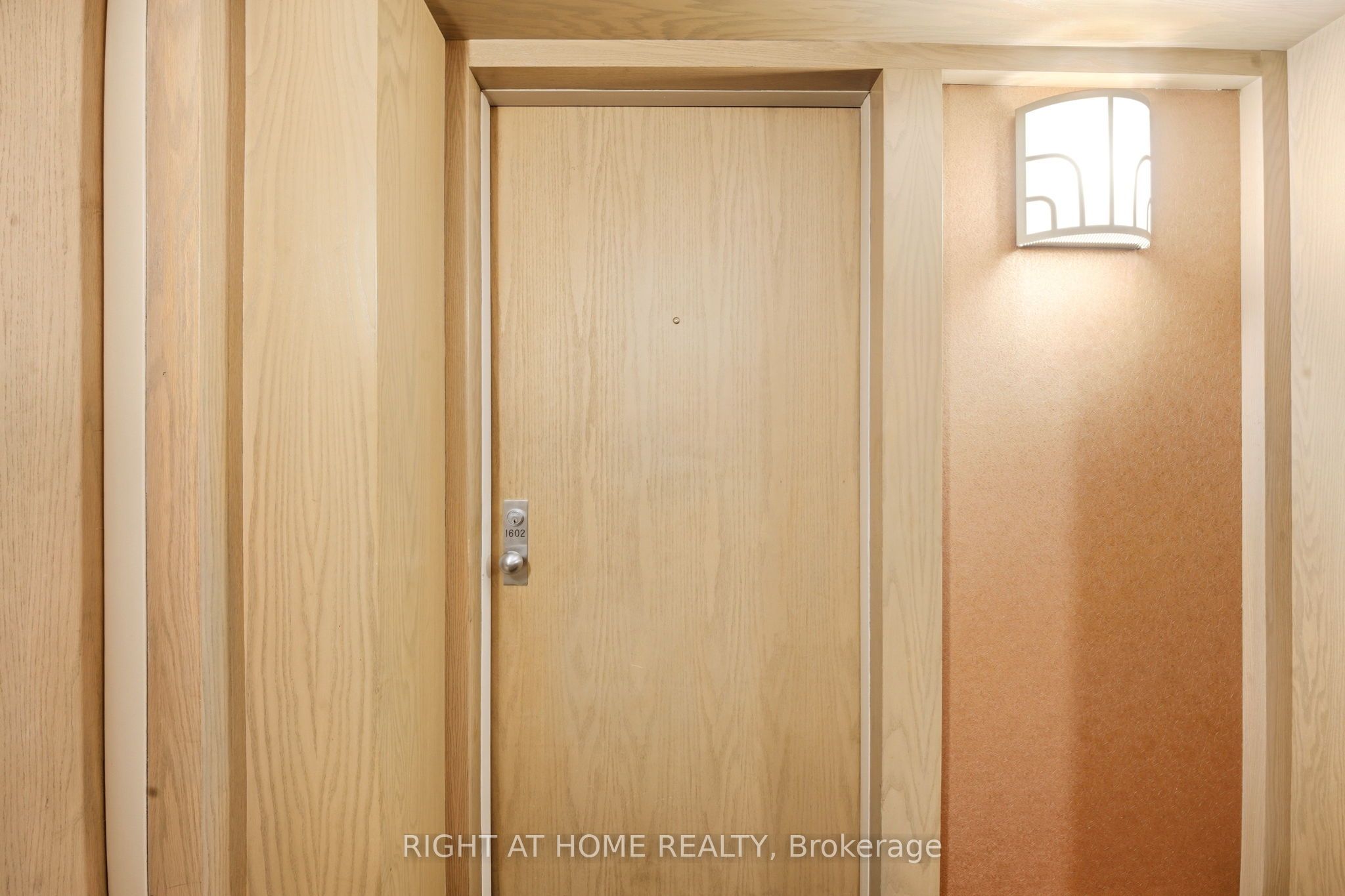 298 Jarvis Street 1602, Toronto, ON M5B 2M4 photo 5
