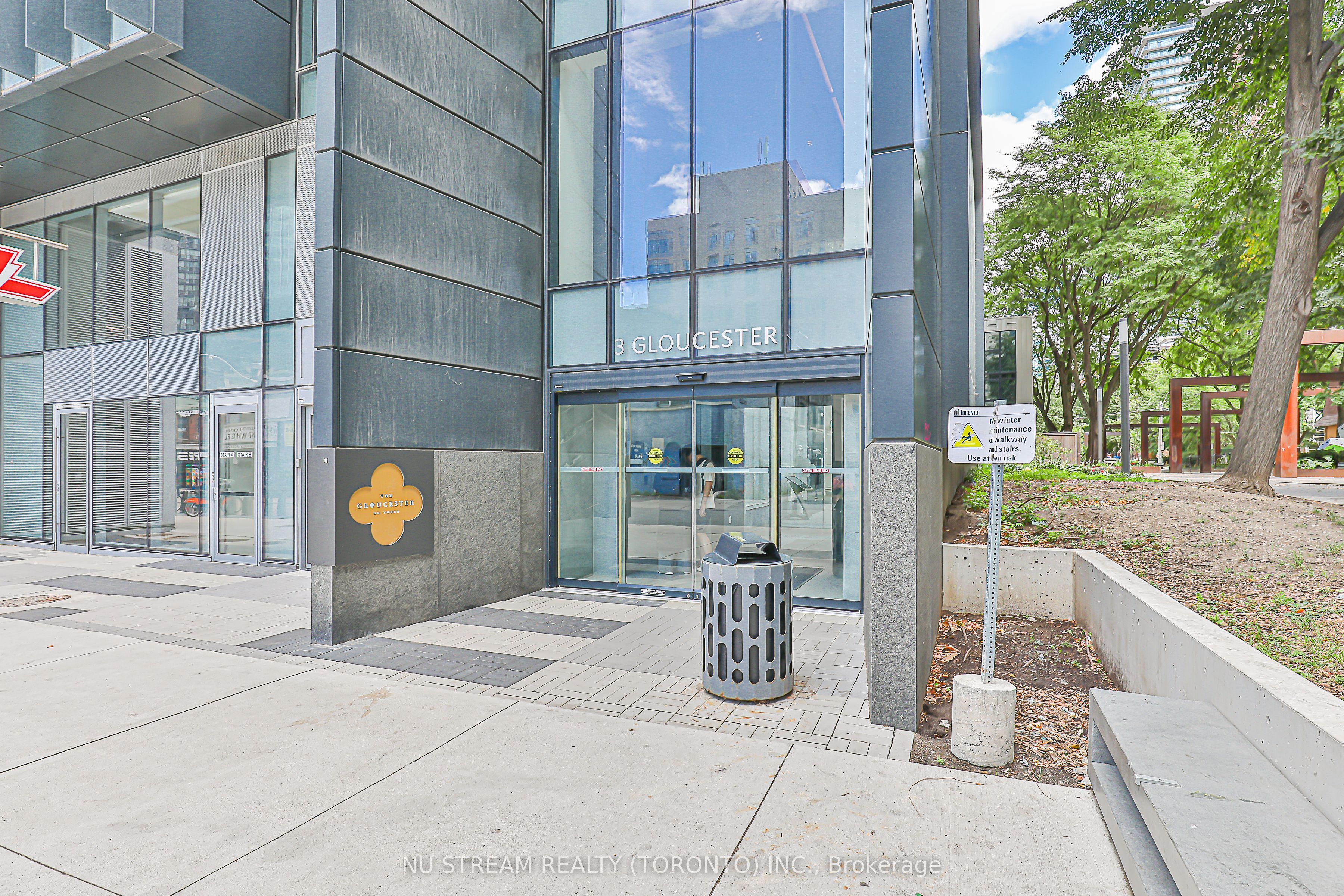 3 Gloucester Street 4202, Toronto, ON M4Y 1Z4 photo 2