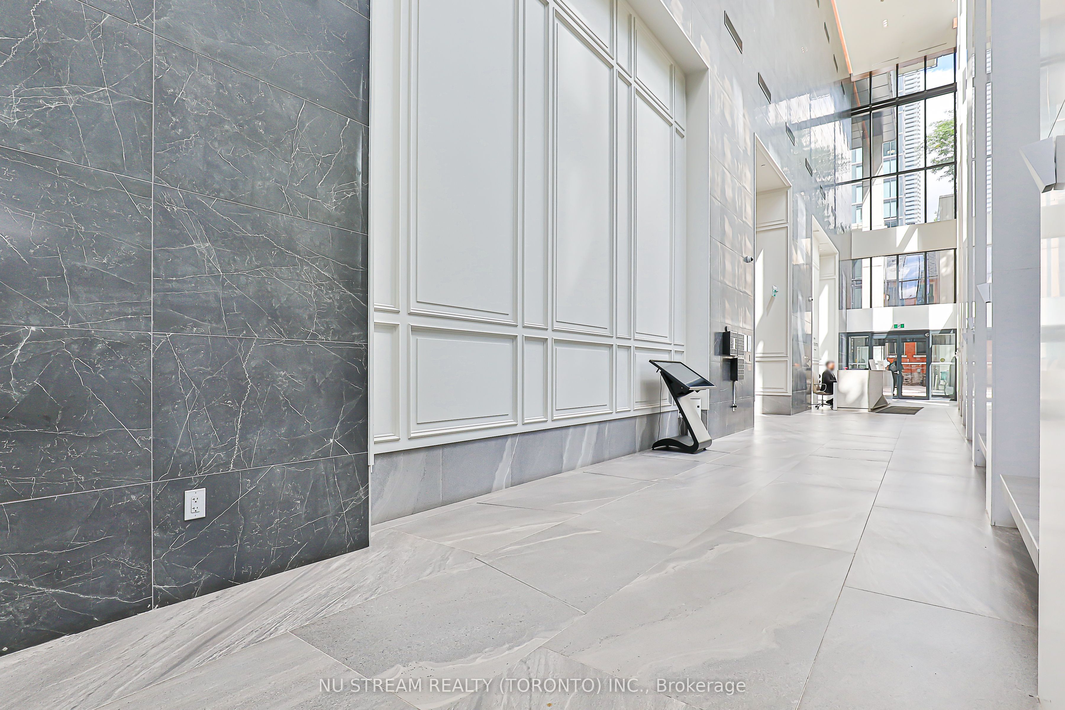 3 Gloucester Street 4202, Toronto, ON M4Y 1Z4 photo 3