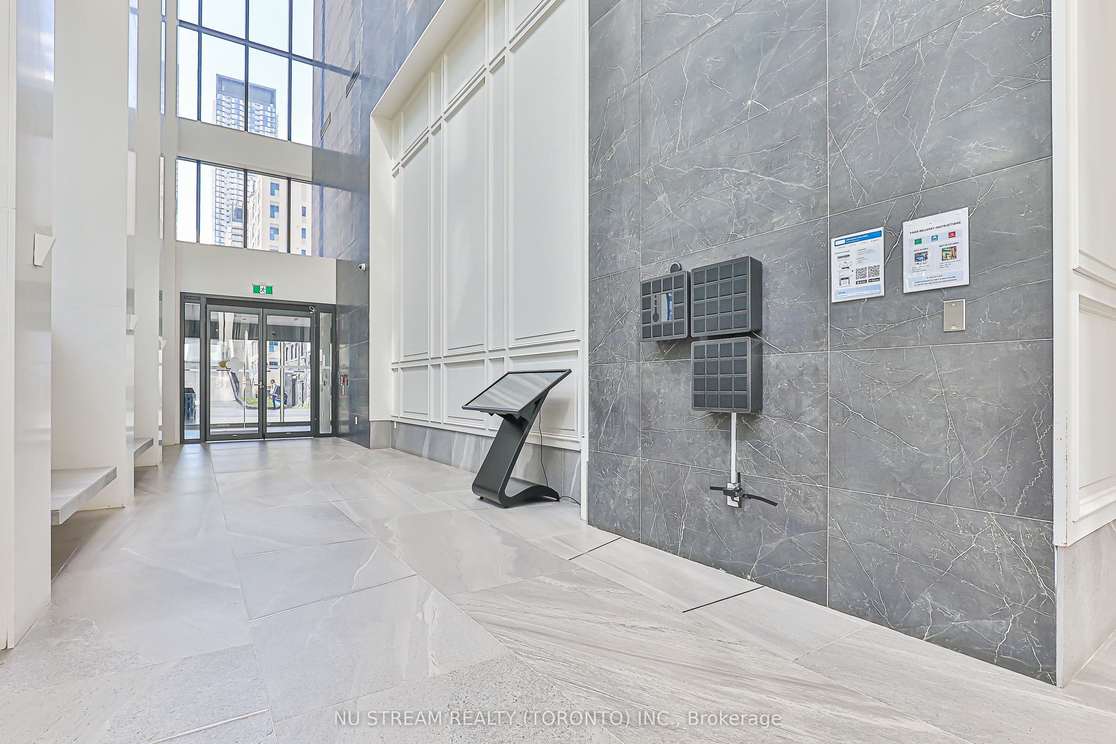3 Gloucester Street 4202, Toronto, ON M4Y 1Z4 photo 4