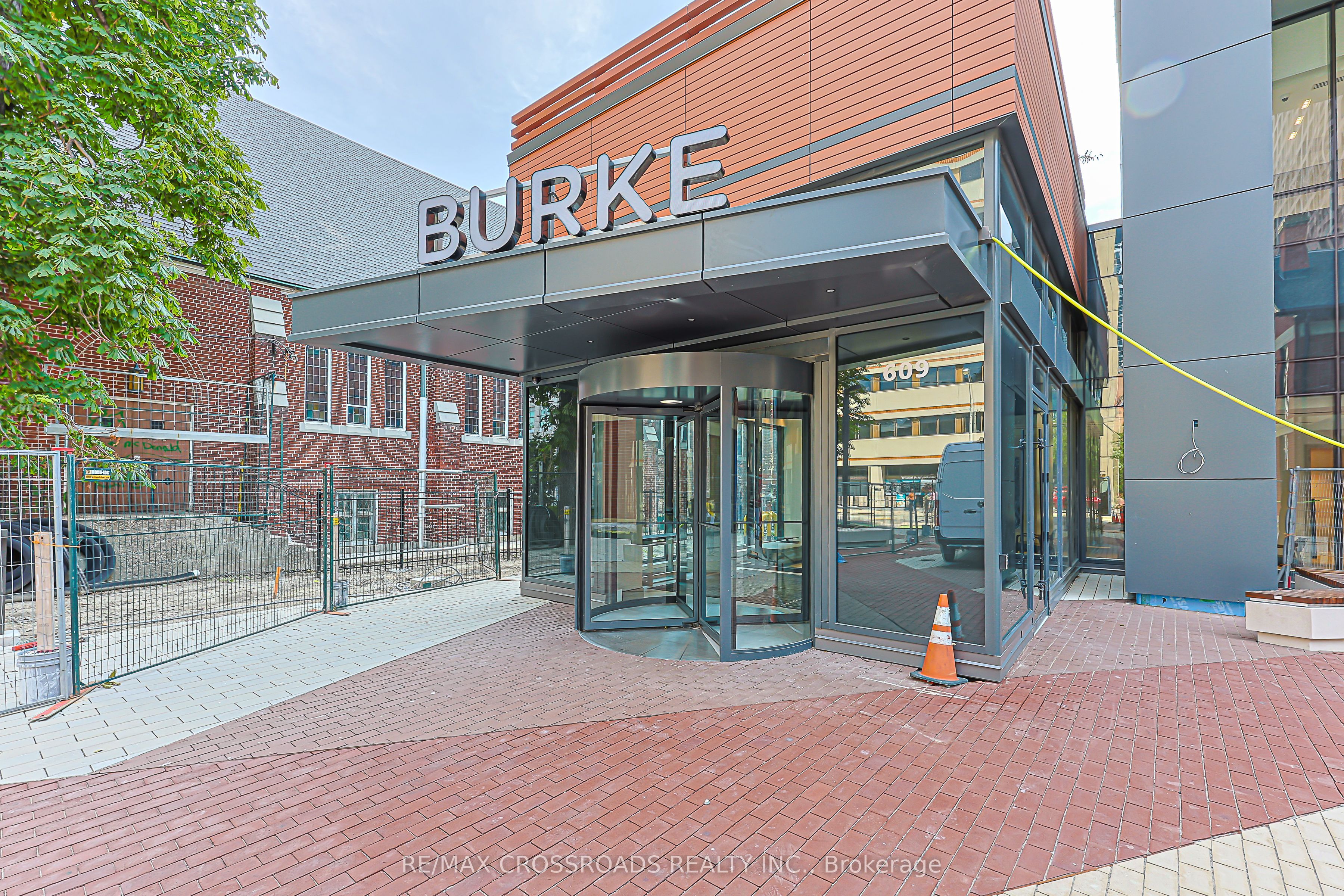 609 Sherbourne Street 2801, Toronto, ON M4X 0A4 photo 2